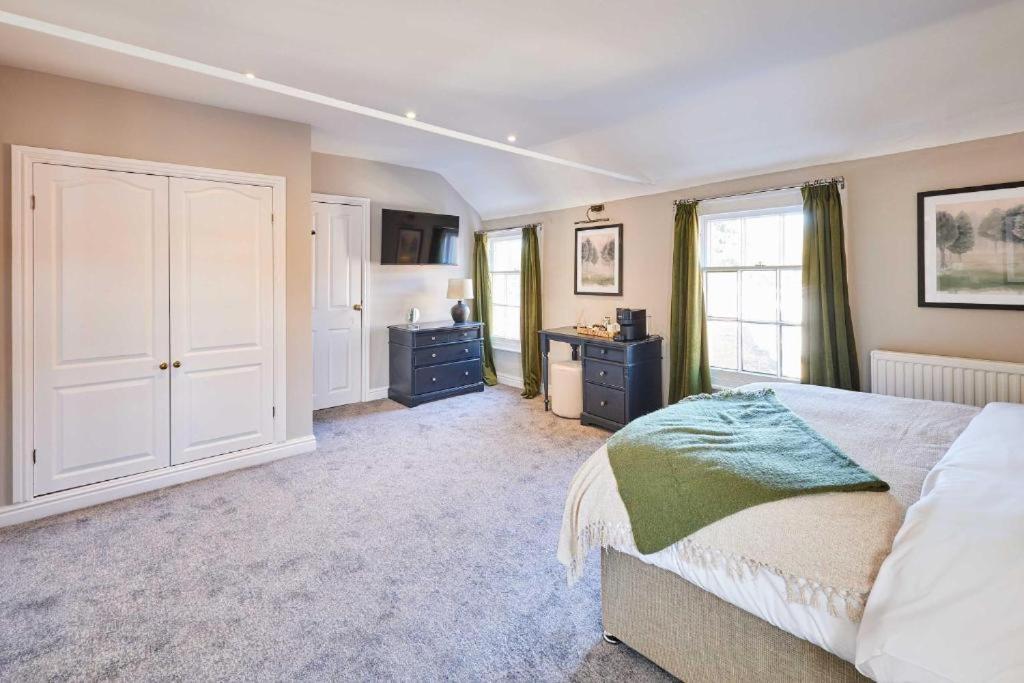 The Raven Hotel At Much Wenlock By Purestay Exterior foto